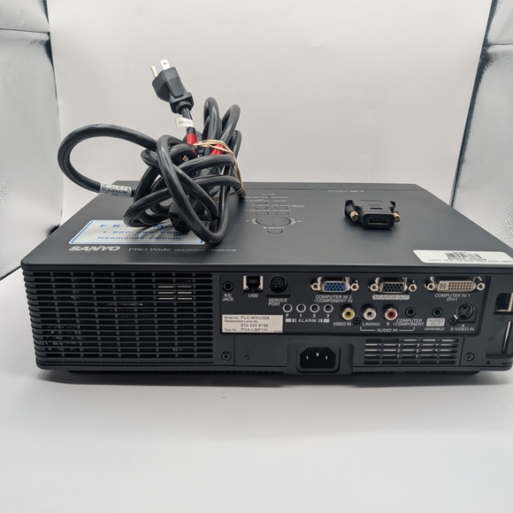 SANYO PLC-WXU30A Pro Wide WXGA Multimedia Projector Business Classroom - TESTED - Picture 2 of 11
